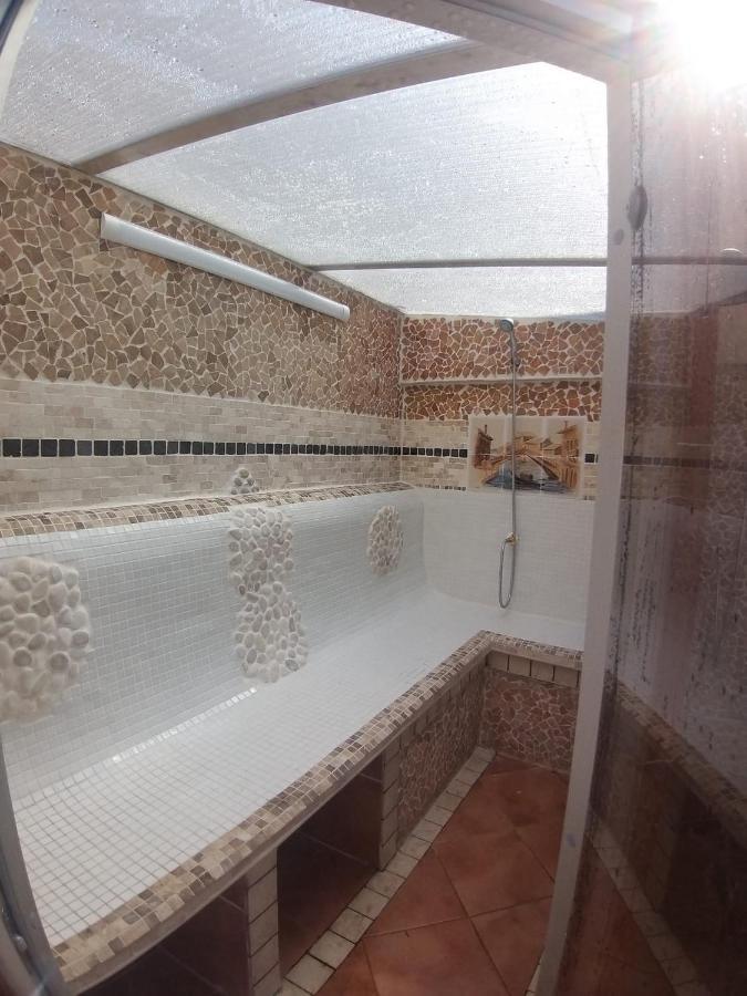 La Casa De Huespedes Apartment La Pobla de Vallbona Bagian luar foto